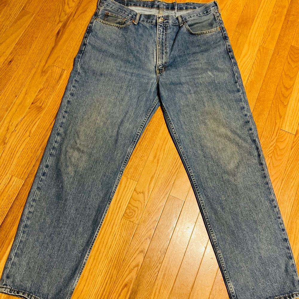 Levi’s 550 men’s denims, size 40/32.